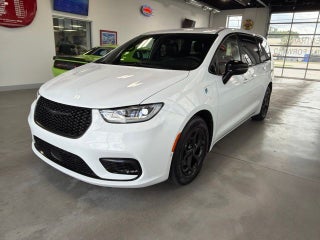 2024 Chrysler Pacifica Hybrid S Appearance Pkg