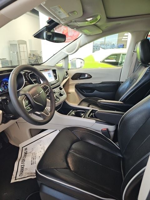 2022 Chrysler Pacifica Limited AWD