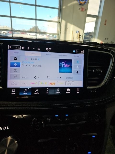 2022 Chrysler Pacifica Limited AWD