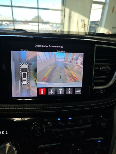 2022 Chrysler Pacifica Limited AWD