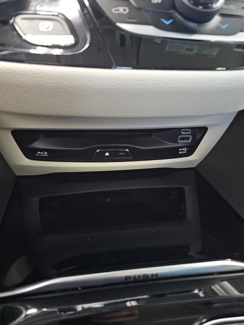 2022 Chrysler Pacifica Limited AWD