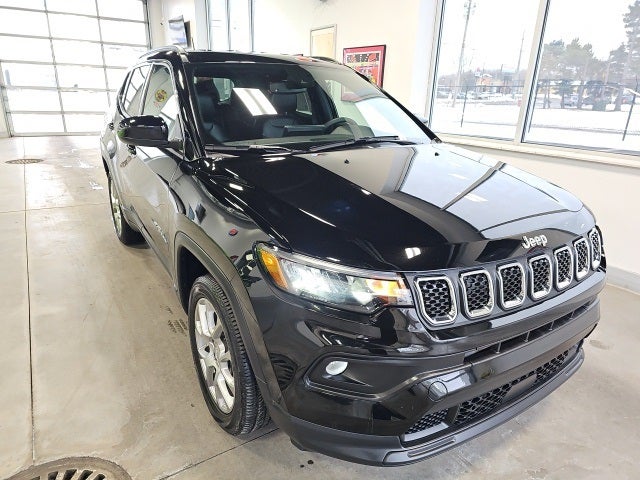 2024 Jeep Compass Latitude Lux FWD