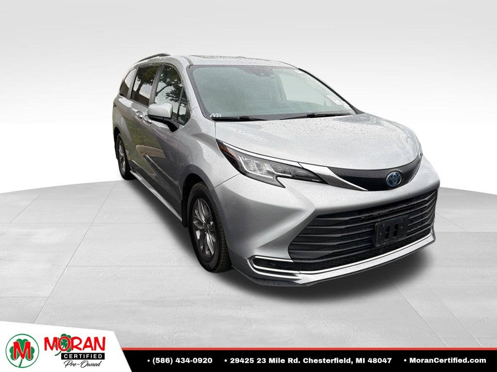 2022 Toyota Sienna LE