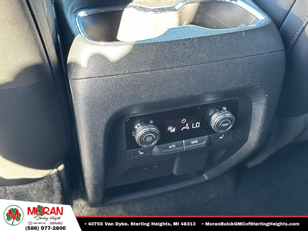 2024 GMC Acadia Elevation