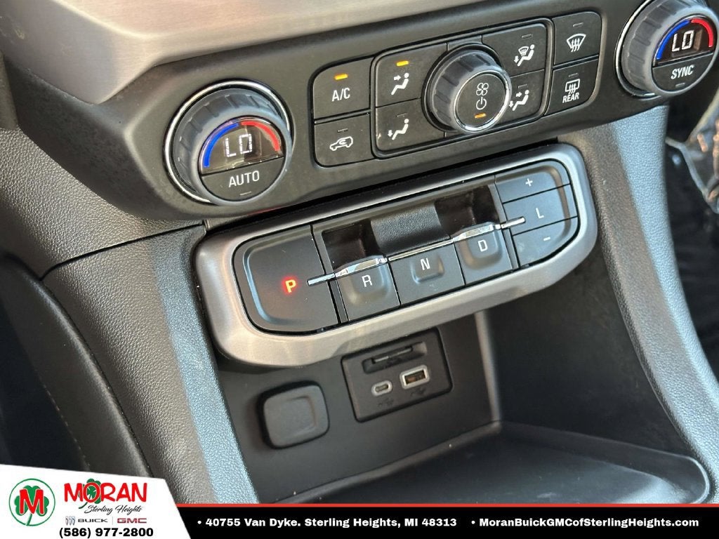 2023 GMC Acadia AT4