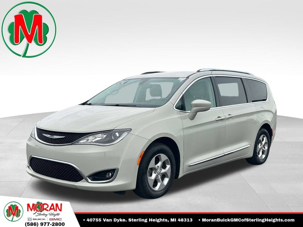 2017 Chrysler Pacifica Touring-L Plus