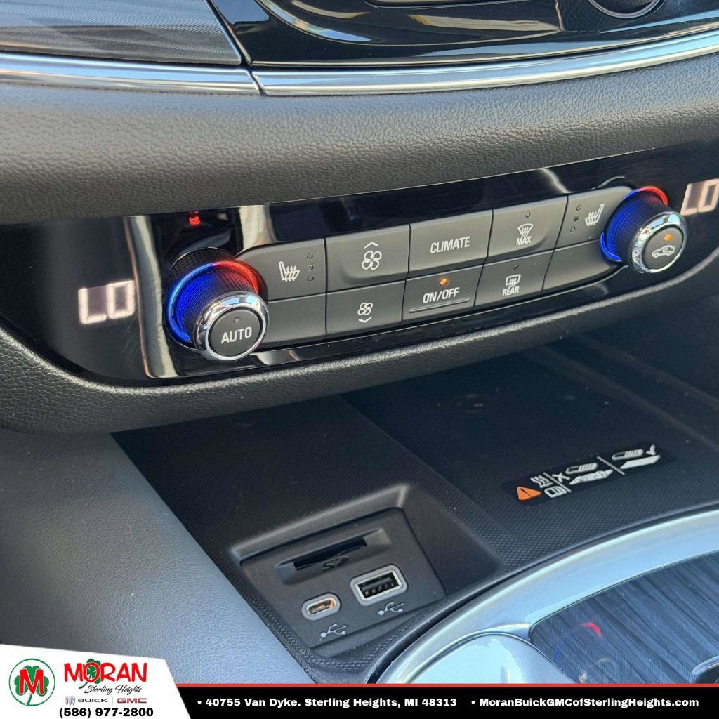 2024 Buick Enclave Essence
