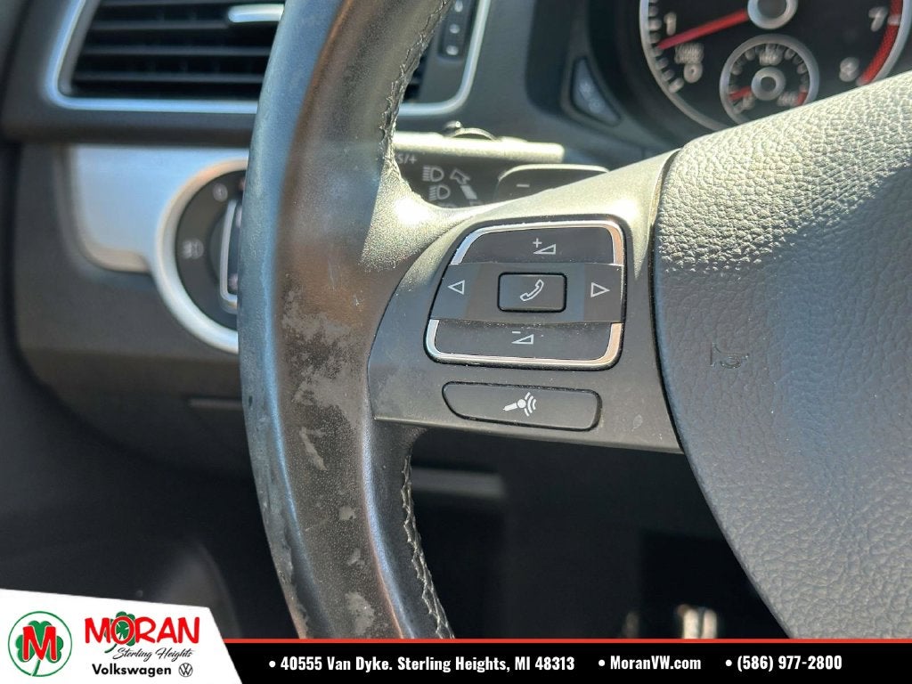 2013 Volkswagen Passat V6 SE w/Sunroof